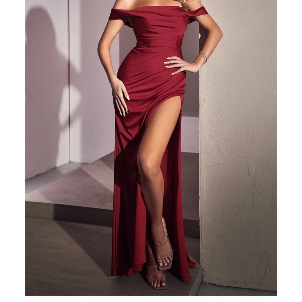 Ladivine by Cinderella Divine #7488